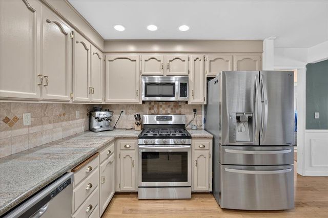 1194 Loyola Drive, Salinas, CA 93901