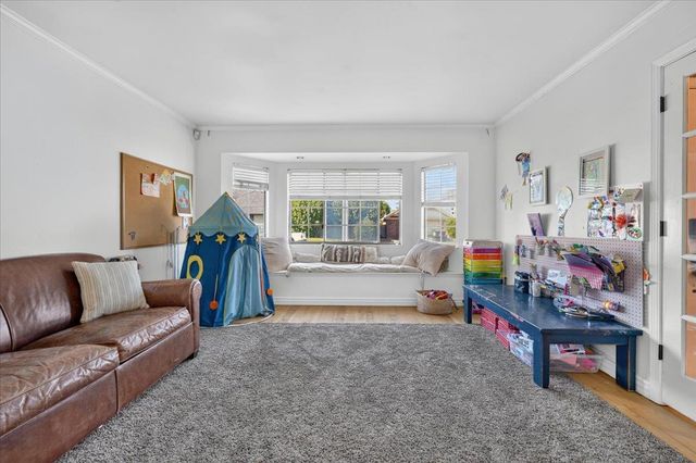 1194 Loyola Drive, Salinas, CA 93901