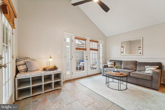 20610 HIGHLAND HALL DR, Montgomery Village, MD 20886