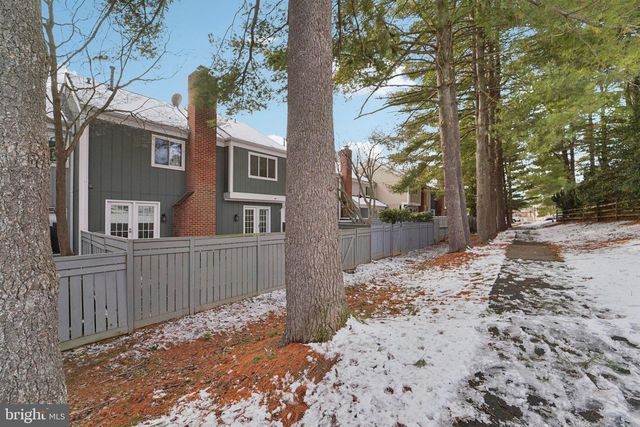 20610 HIGHLAND HALL DR, Montgomery Village, MD 20886