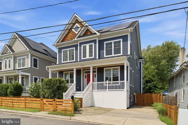 2707 1ST ST S, Arlington, VA 22204