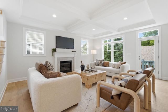 2707 1ST ST S, Arlington, VA 22204