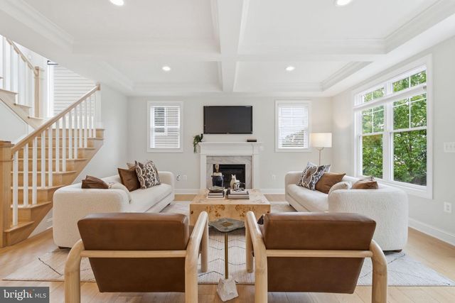 2707 1ST ST S, Arlington, VA 22204