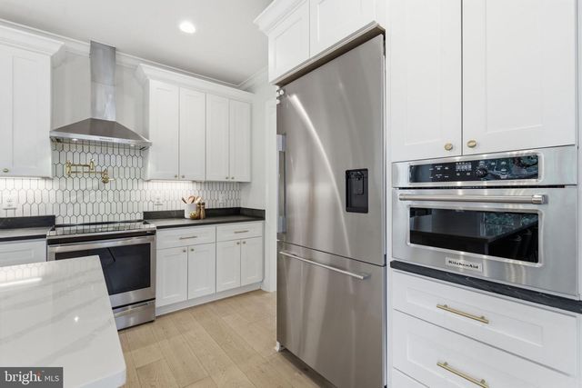 2707 1ST ST S, Arlington, VA 22204