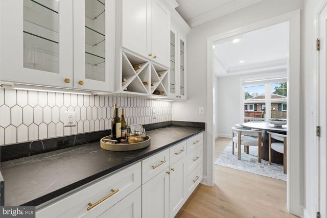 2707 1ST ST S, Arlington, VA 22204