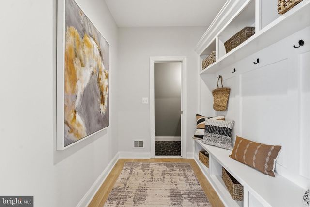 2707 1ST ST S, Arlington, VA 22204