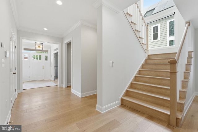 2707 1ST ST S, Arlington, VA 22204
