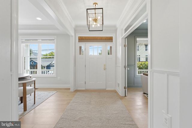 2707 1ST ST S, Arlington, VA 22204