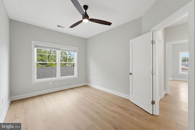 2707 1ST ST S, Arlington, VA 22204