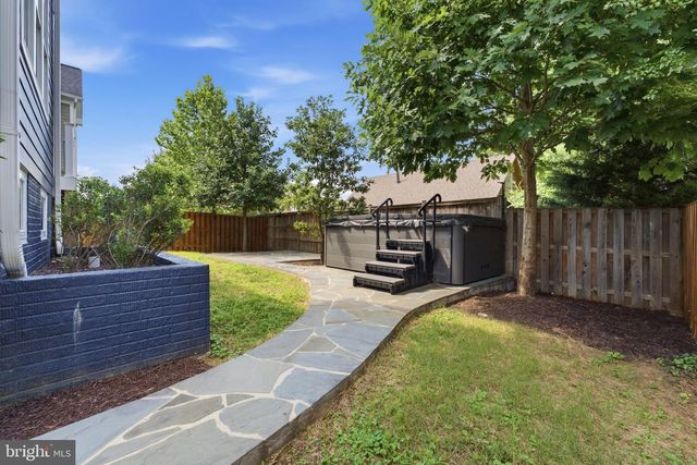 2707 1ST ST S, Arlington, VA 22204