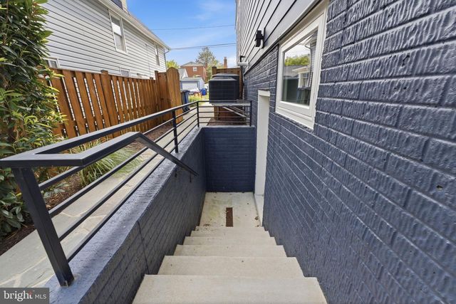 2707 1ST ST S, Arlington, VA 22204