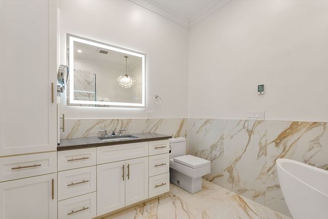 219-223 Columbus Ave 203, Boston, MA 02116