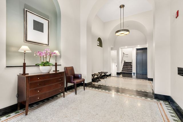 219-223 Columbus Ave 203, Boston, MA 02116