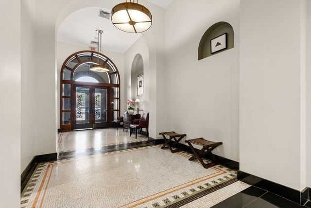 219-223 Columbus Ave 203, Boston, MA 02116