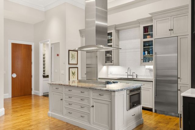 219-223 Columbus Ave 203, Boston, MA 02116
