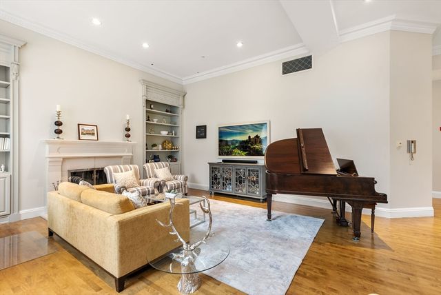219-223 Columbus Ave 203, Boston, MA 02116