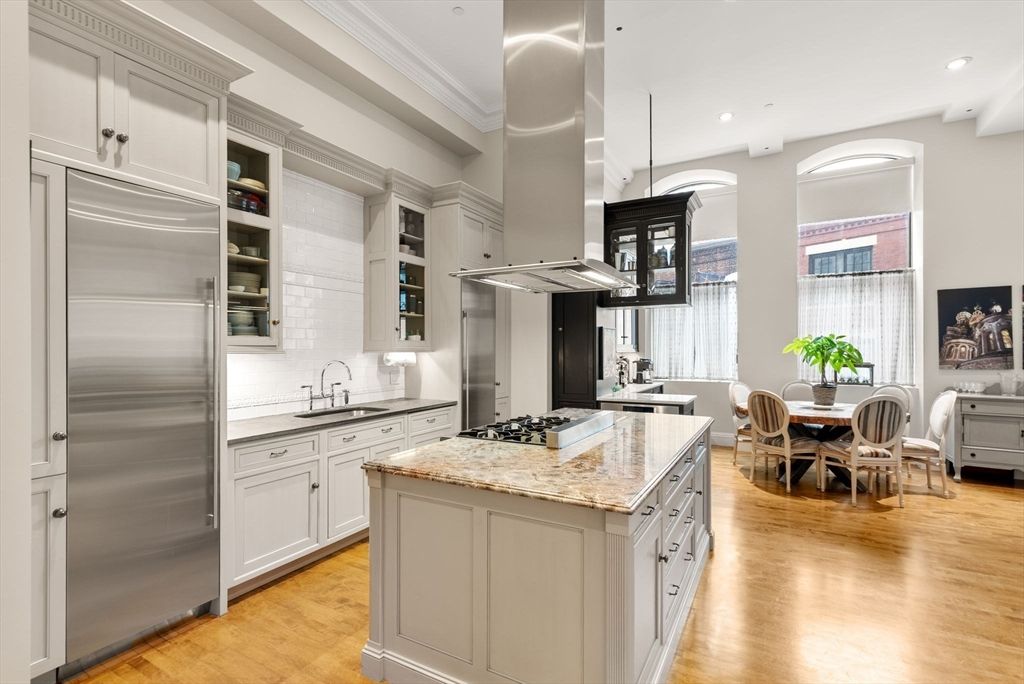219-223 Columbus Ave 203, Boston, MA 02116