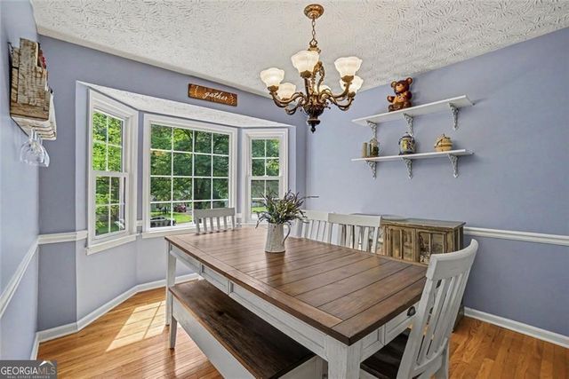 331 Creekbend Drive, Woodstock, GA 30188