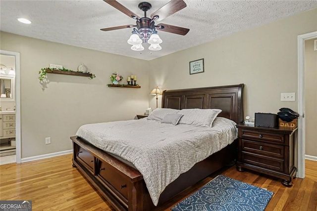 331 Creekbend Drive, Woodstock, GA 30188