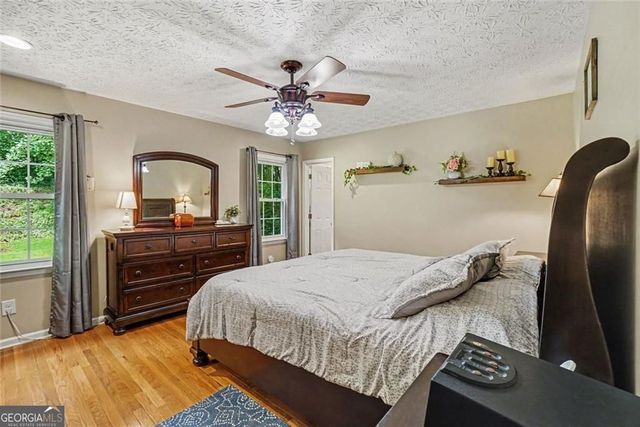 331 Creekbend Drive, Woodstock, GA 30188