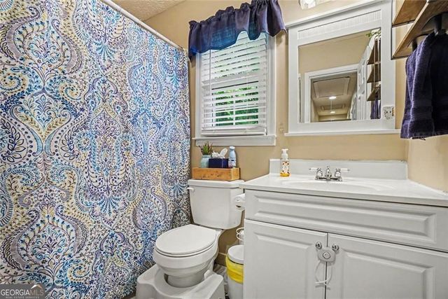 331 Creekbend Drive, Woodstock, GA 30188