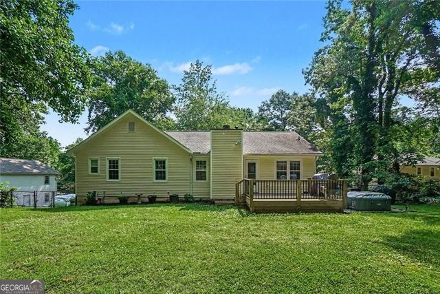331 Creekbend Drive, Woodstock, GA 30188