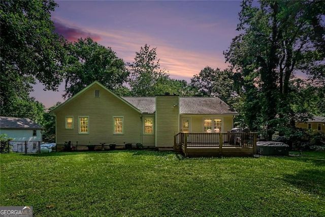 331 Creekbend Drive, Woodstock, GA 30188