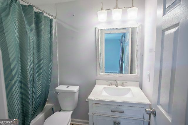 5215 Dixie Lake Road, Union City, GA 30291