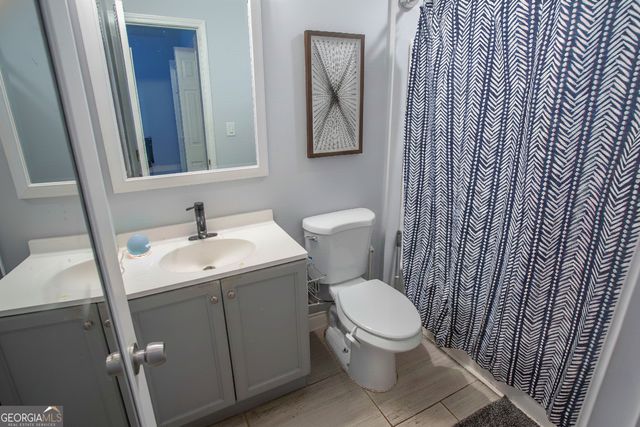 5215 Dixie Lake Road, Union City, GA 30291