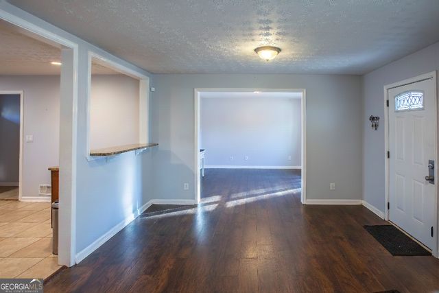 5215 Dixie Lake Road, Union City, GA 30291