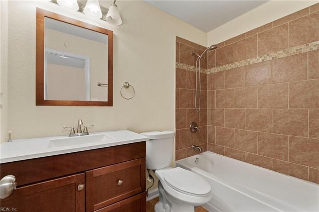 12 Greenbrier RD, Portsmouth, VA 23707