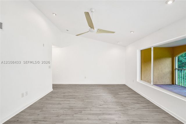 2300 NW 33rd St 911, Oakland Park, FL 33309