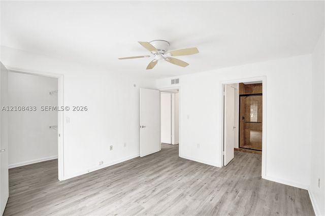 2300 NW 33rd St 911, Oakland Park, FL 33309
