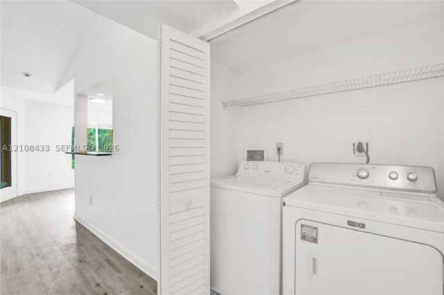 2300 NW 33rd St 911, Oakland Park, FL 33309