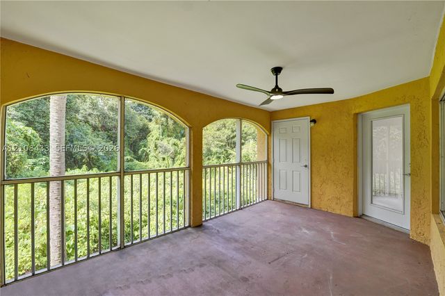 2300 NW 33rd St 911, Oakland Park, FL 33309