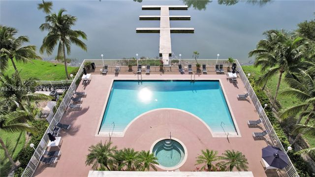 2300 NW 33rd St 911, Oakland Park, FL 33309