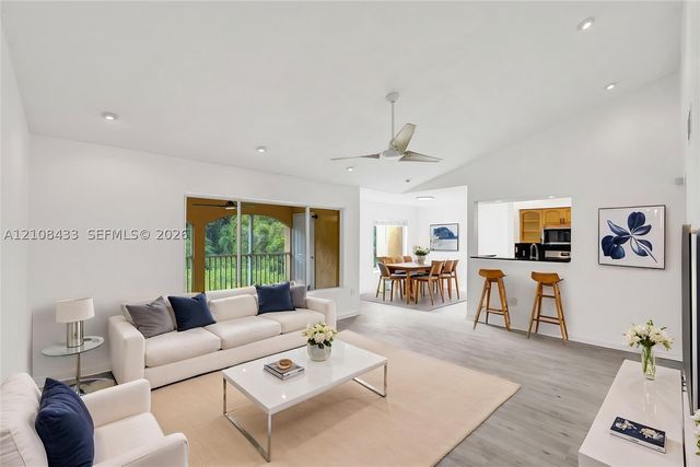 2300 NW 33rd St 911, Oakland Park, FL 33309
