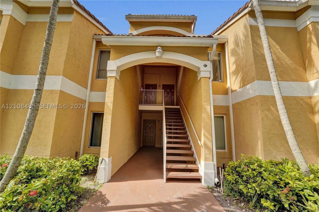 2300 NW 33rd St 911, Oakland Park, FL 33309