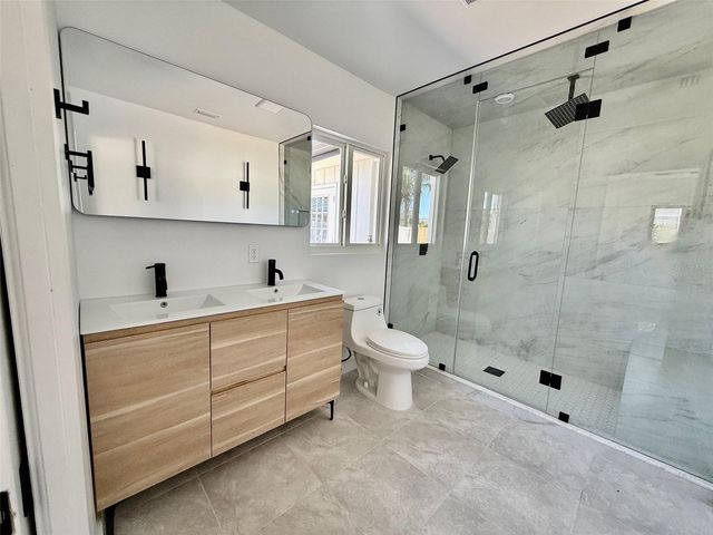 3930 E EDEN ROC CIRCLE, Tampa, FL 33634