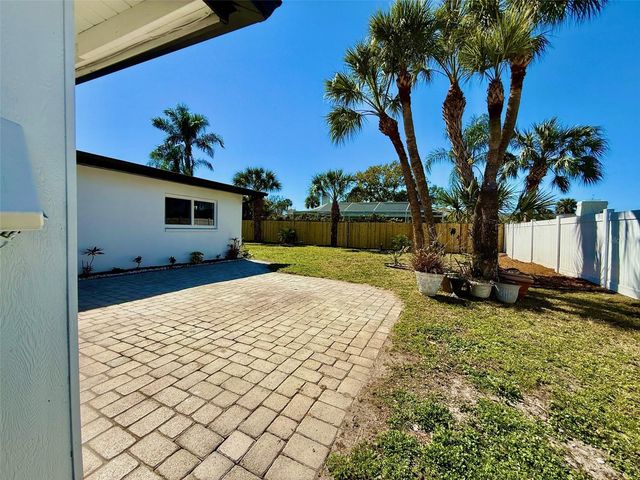 3930 E EDEN ROC CIRCLE, Tampa, FL 33634
