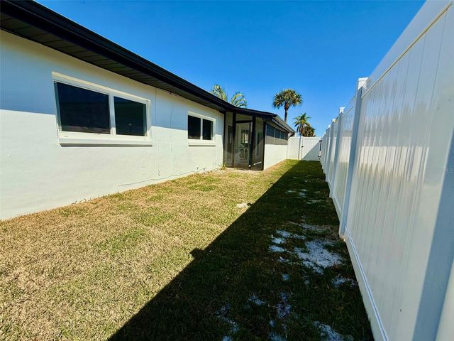 3930 E EDEN ROC CIRCLE, Tampa, FL 33634