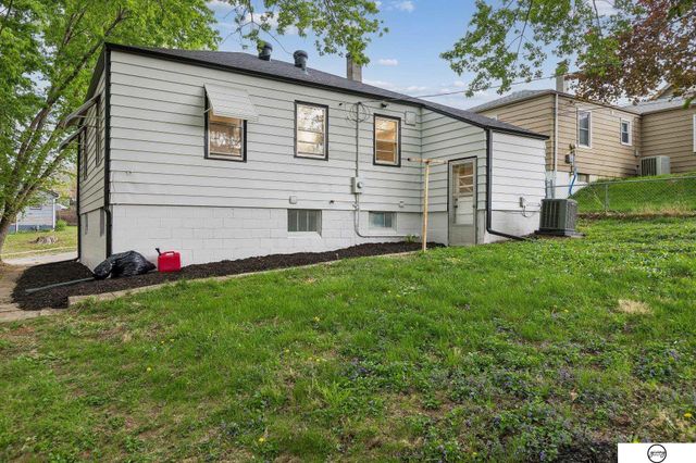 6035 Spaulding Street, Omaha, NE 68104
