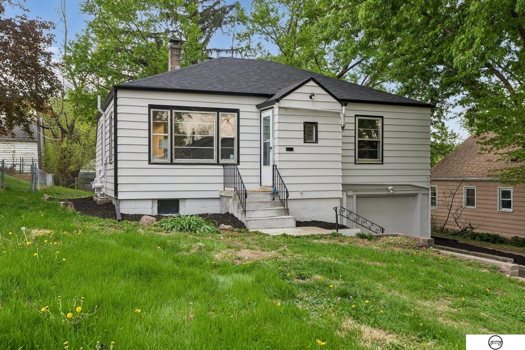 6035 Spaulding Street, Omaha, NE 68104
