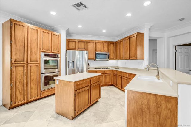 1974 Meeks Bay Dr, Chula Vista, CA 91913