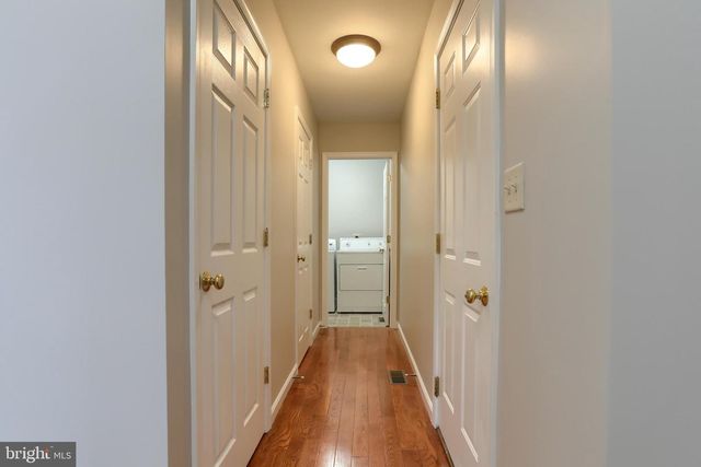 100 NEEDLEWOOD DR, Harrisburg, PA 17112