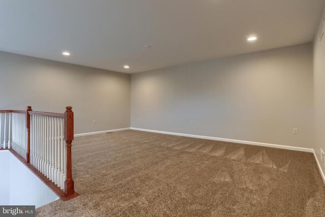 100 NEEDLEWOOD DR, Harrisburg, PA 17112