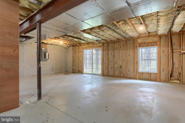 100 NEEDLEWOOD DR, Harrisburg, PA 17112