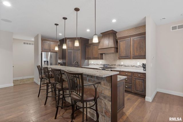 1422 Racine Court, Davenport, IA 52804