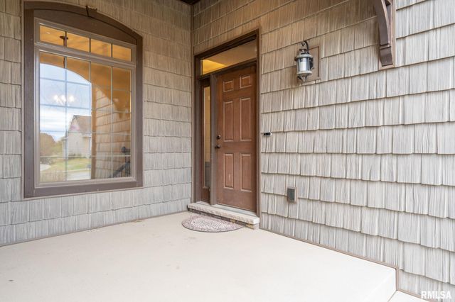 1422 Racine Court, Davenport, IA 52804