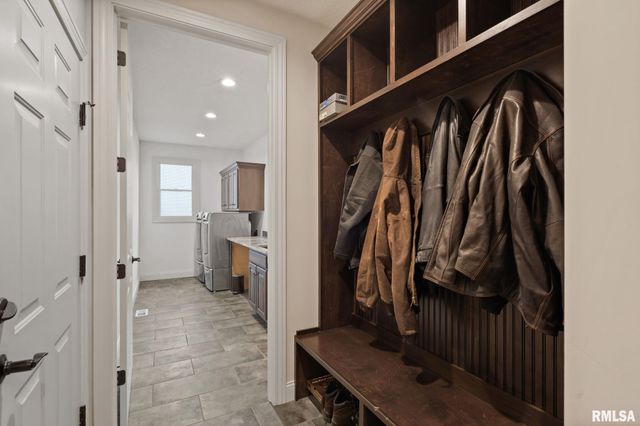 1422 Racine Court, Davenport, IA 52804